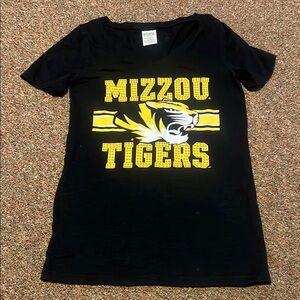 PINK Victoria's Secret Mizzou Short Sleeve Tee Size Small